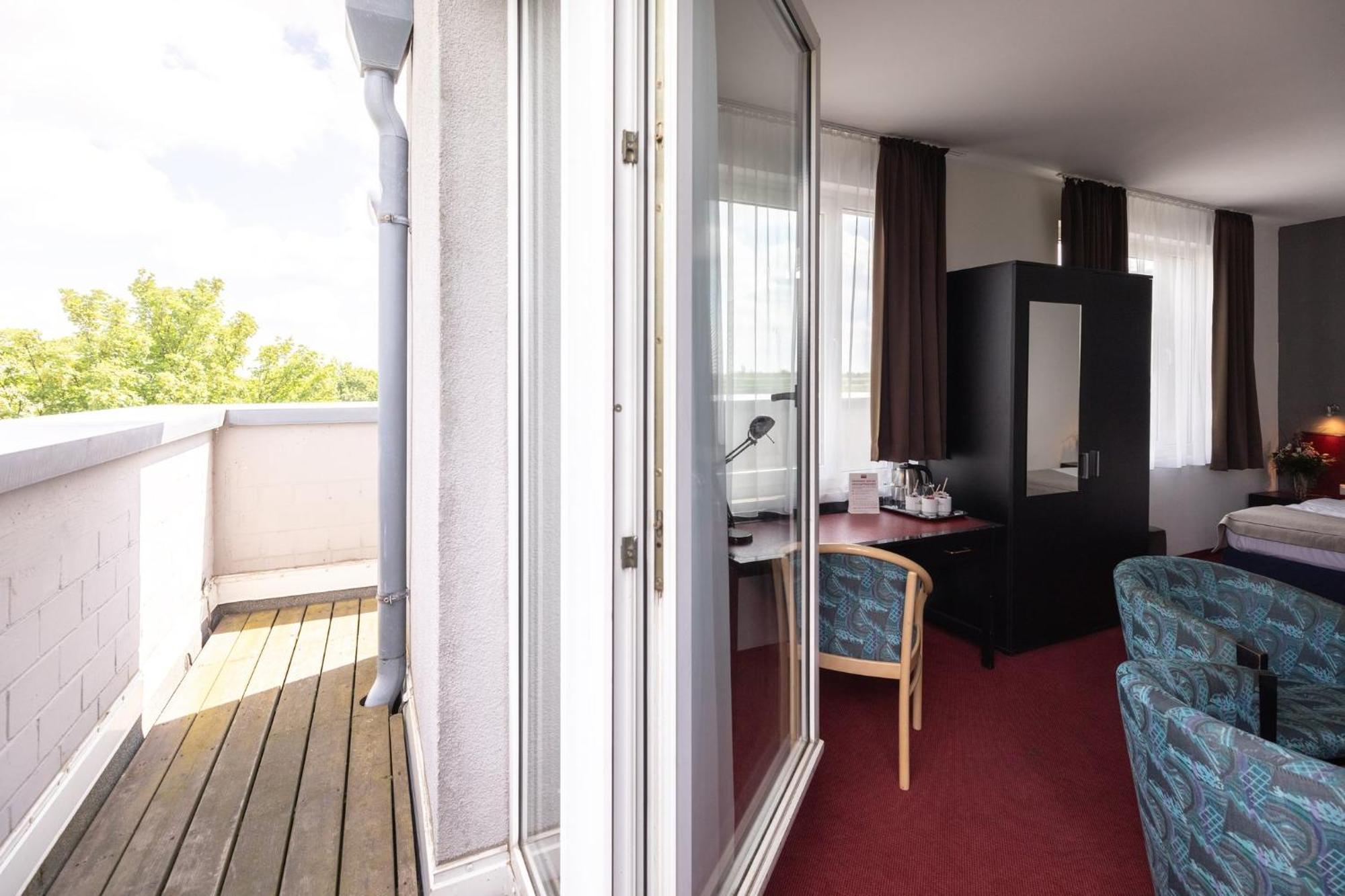 Novum Hotel Aviva Leipzig Neue Messe Exterior foto